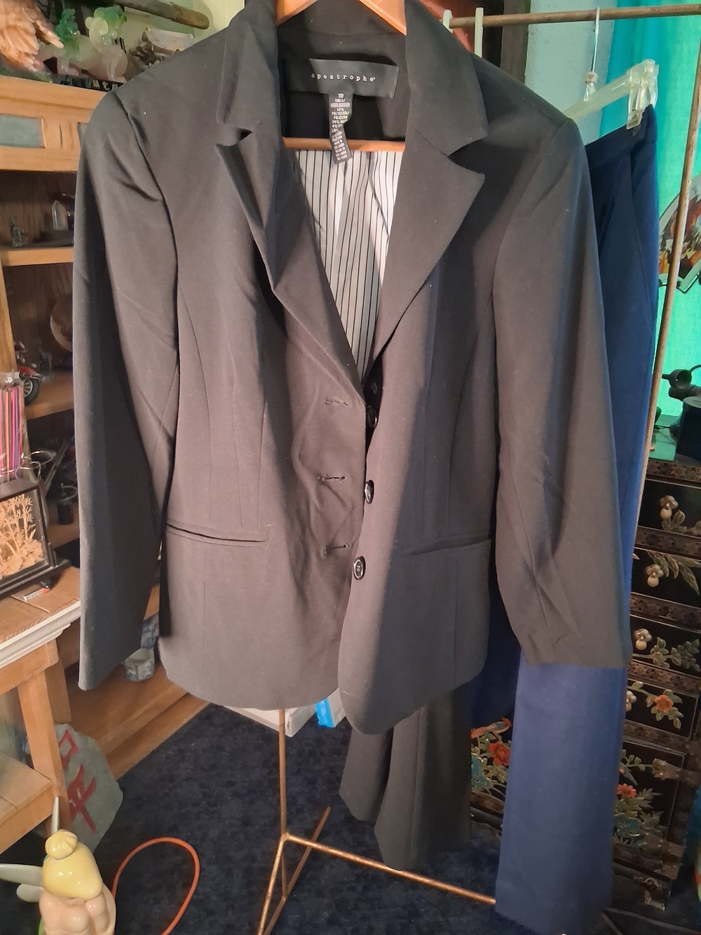 Apostrophe Black Women's Three-Button Blazer